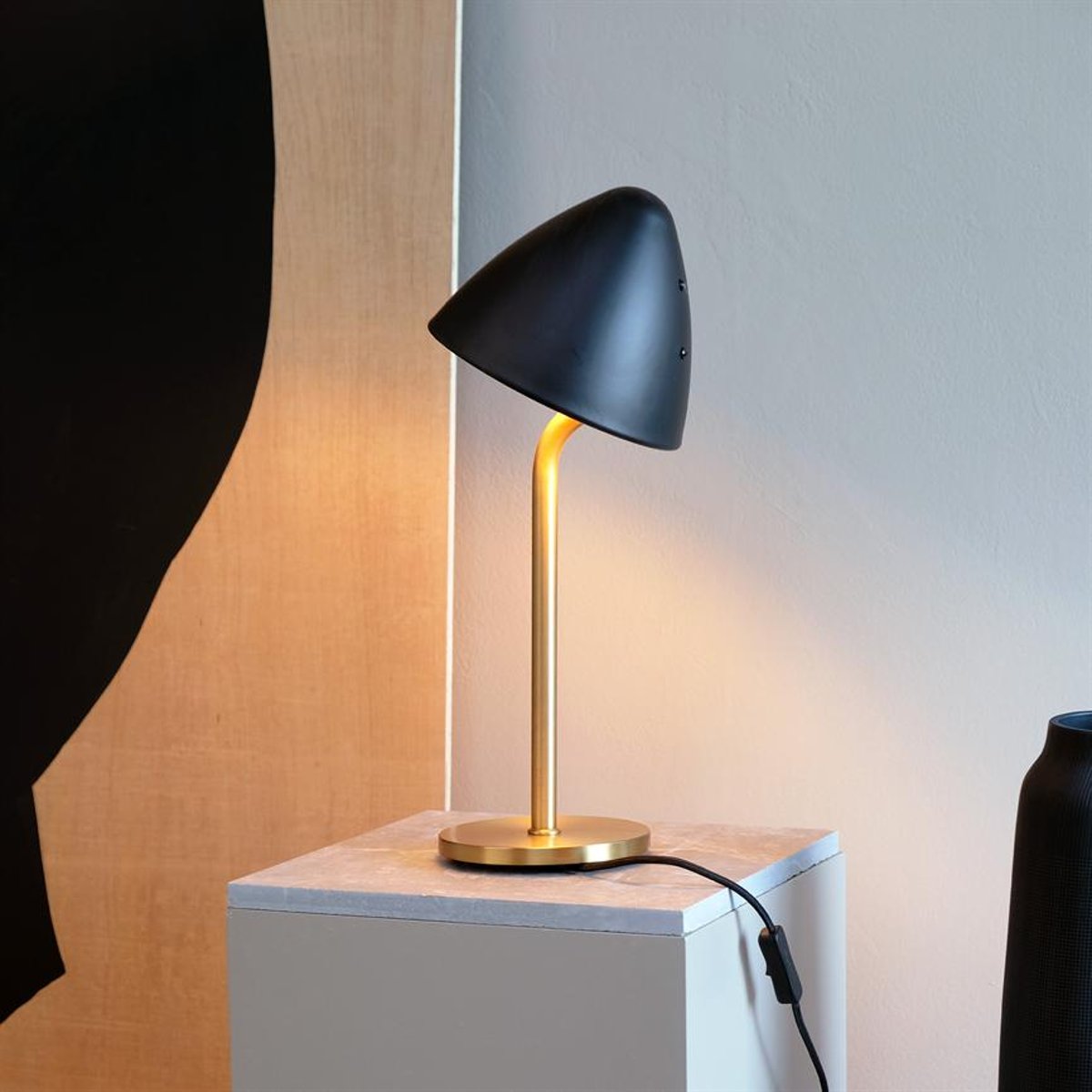 Lampe à poser en Métal, noir et acier OULU noir, laiton, DYBERG LARSEN