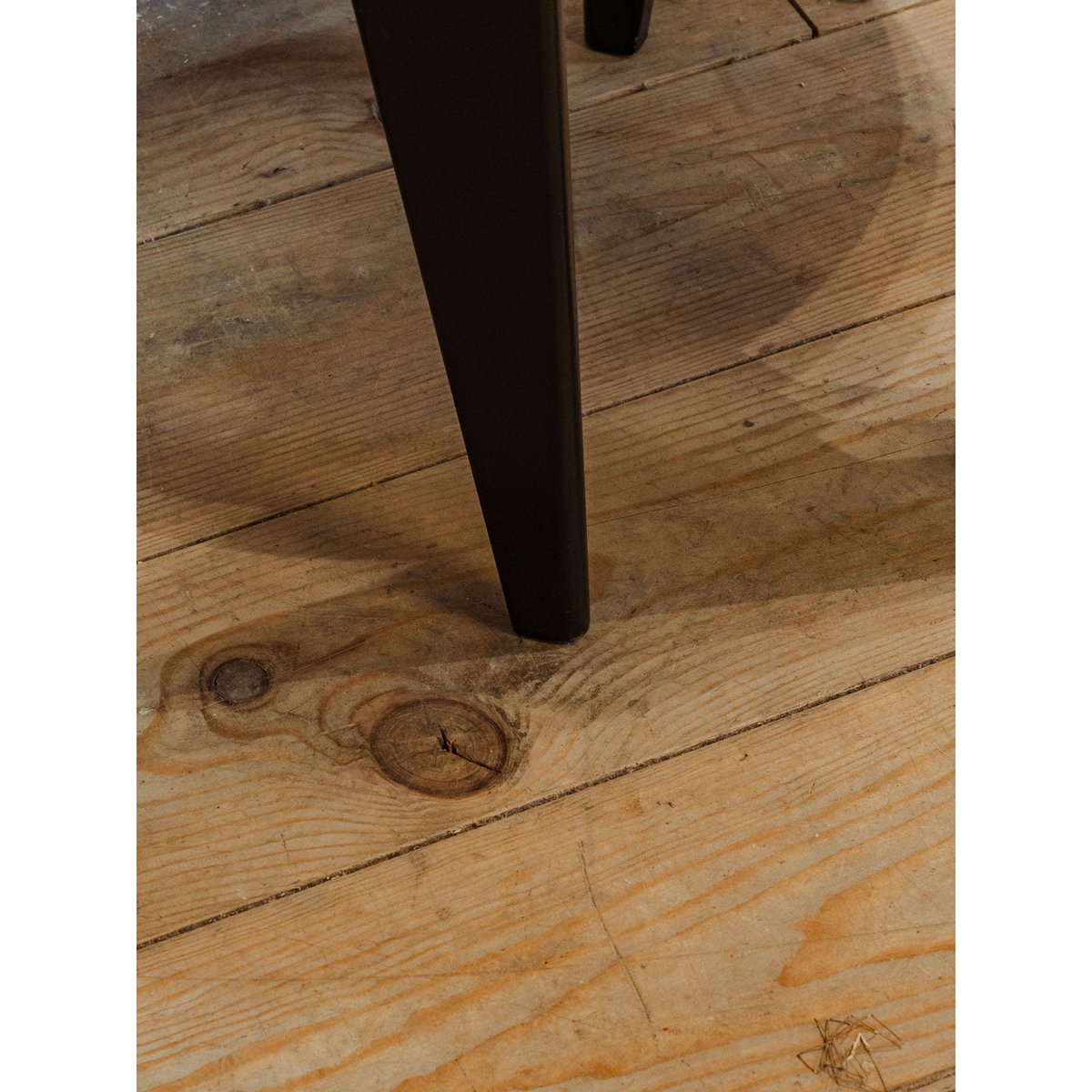 Paire de chaises en simili cuir noir Alma N°1694 - Bon état noir, DEBONGOUT