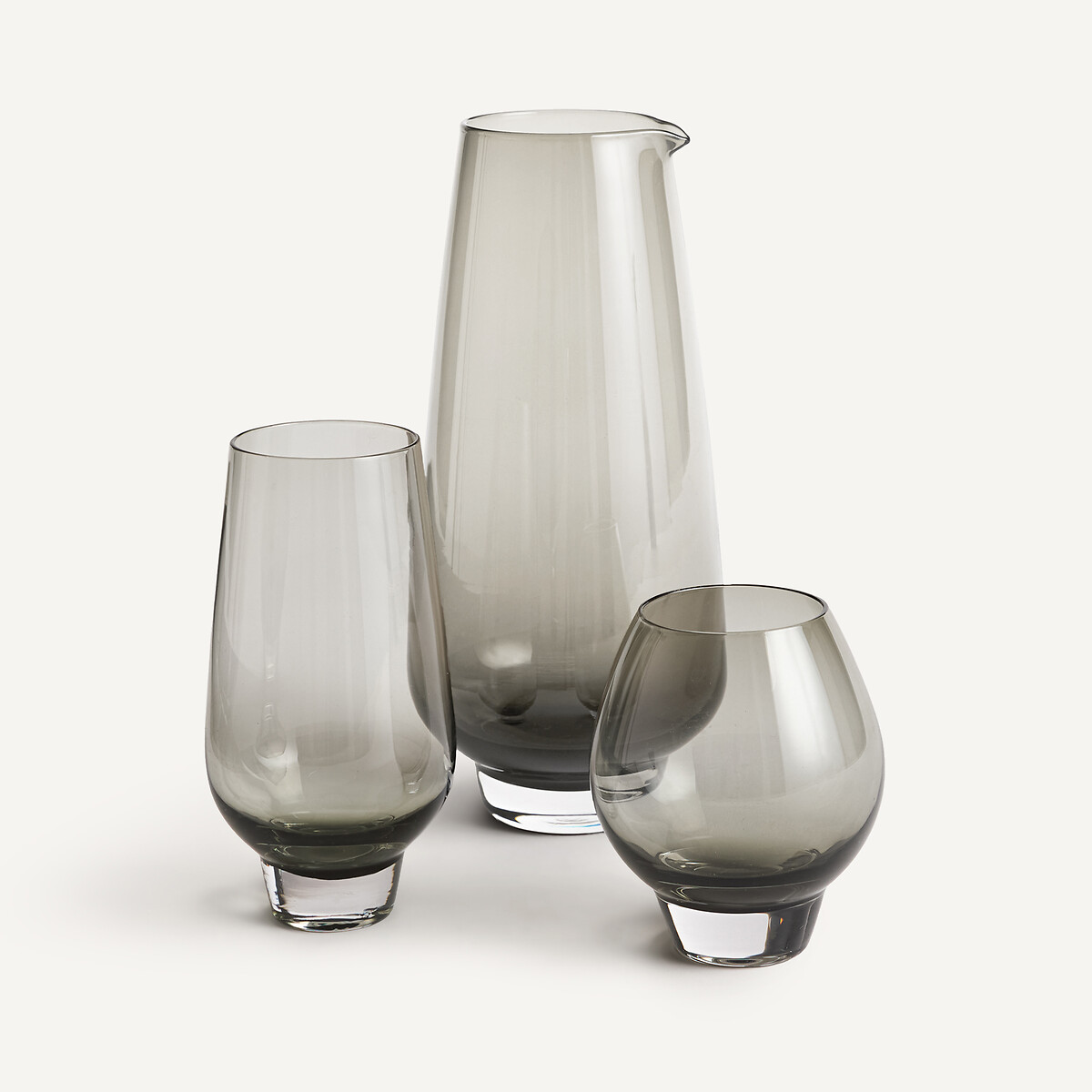 Maneva Hand-Blown Smoked Glass Carafe smoked grey, AM.PM