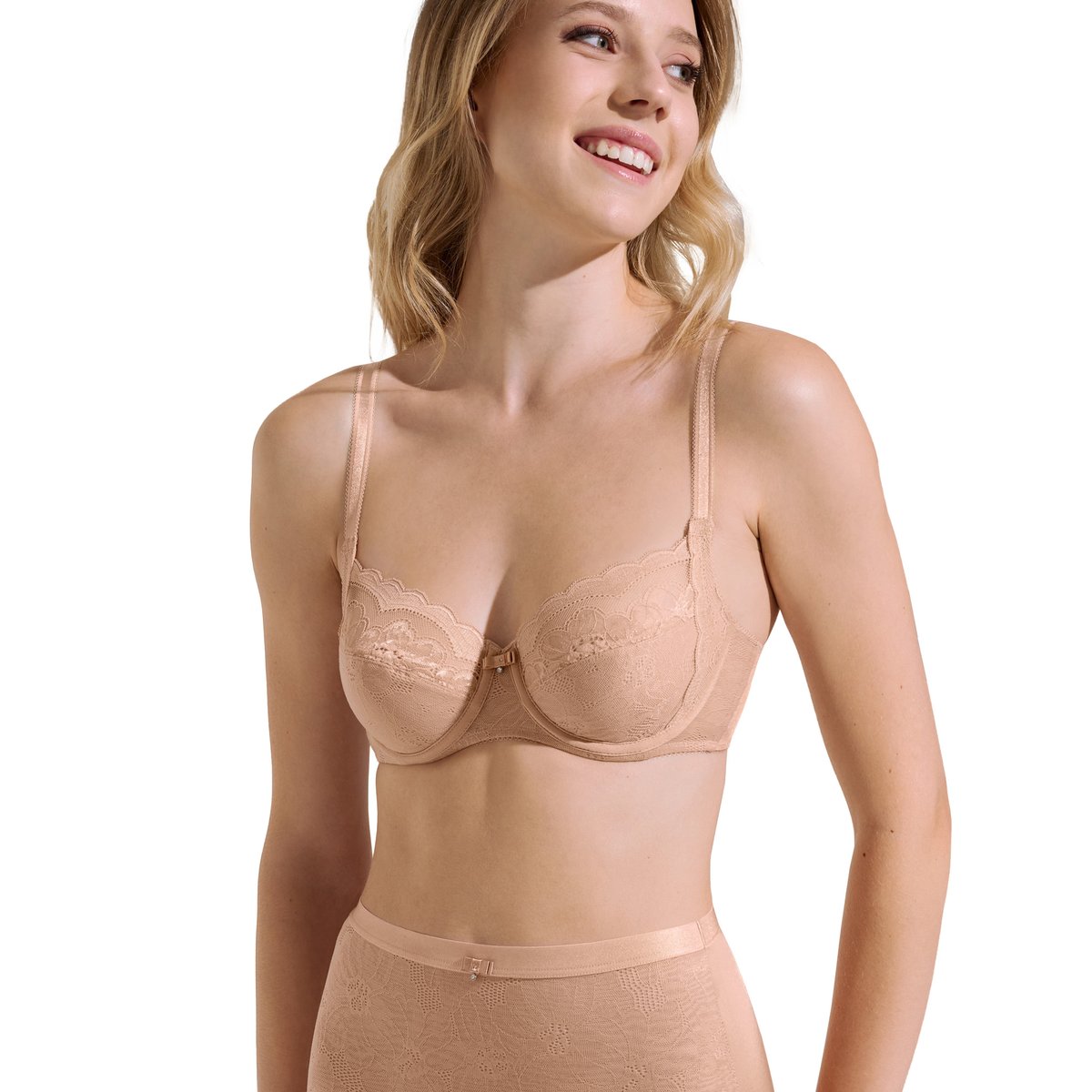 Soutien-gorge armaturé EVELYN B à E peau, LISCA