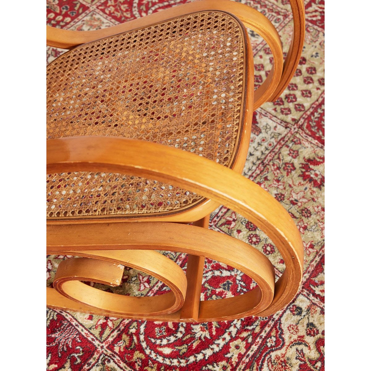 Rocking-chair cannage Alibert N°91 - Bon état bois clair, DEBONGOUT