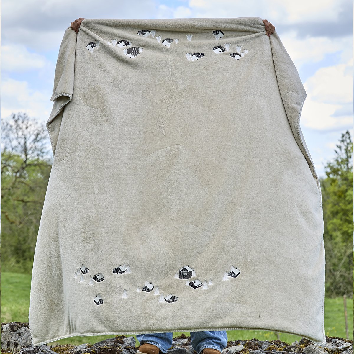 Plaid polaire AU COEUR DE LA VALLEE BEIGE beige, SYLVIE THIRIEZ