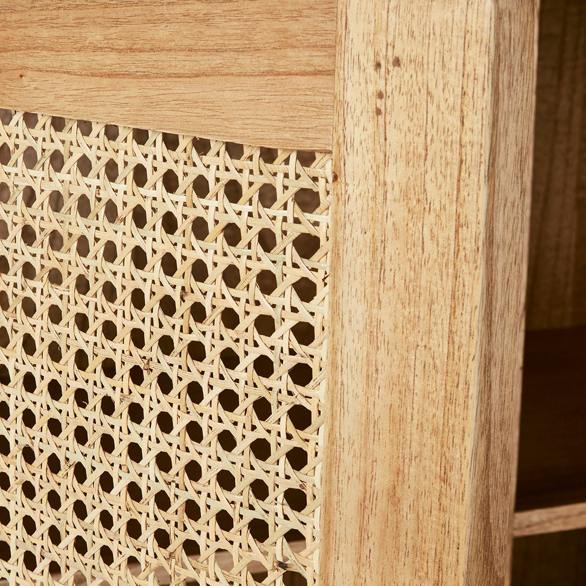 Armoire 2 portes en bois bassif et cannage AUBIN naturel, BERAH GETAH