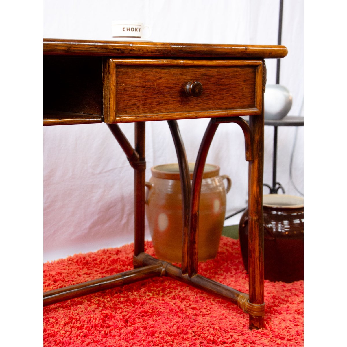 Bureau en rotin foncé Edouard N°1123 - Bon état bois foncé, DEBONGOUT