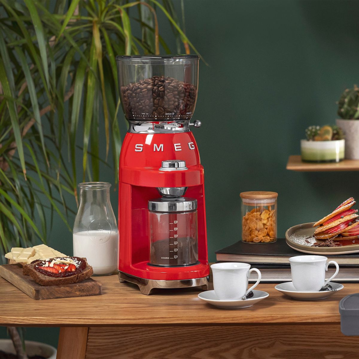 Moulin à café CGF11RDEU rouge Années 50 couleur unique, SMEG