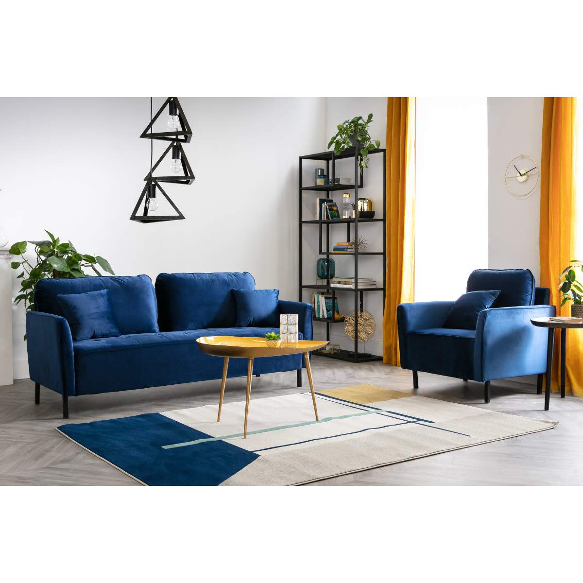 Canapé design 3 places en tissu velours bleu foncé et métal noir BEKA bleu, MILIBOO