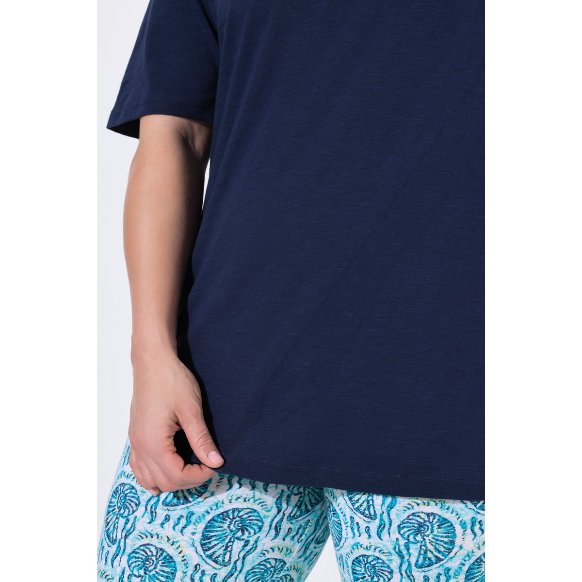 T-shirt en coton bio, nœud fantaisie marine, ULLA POPKEN