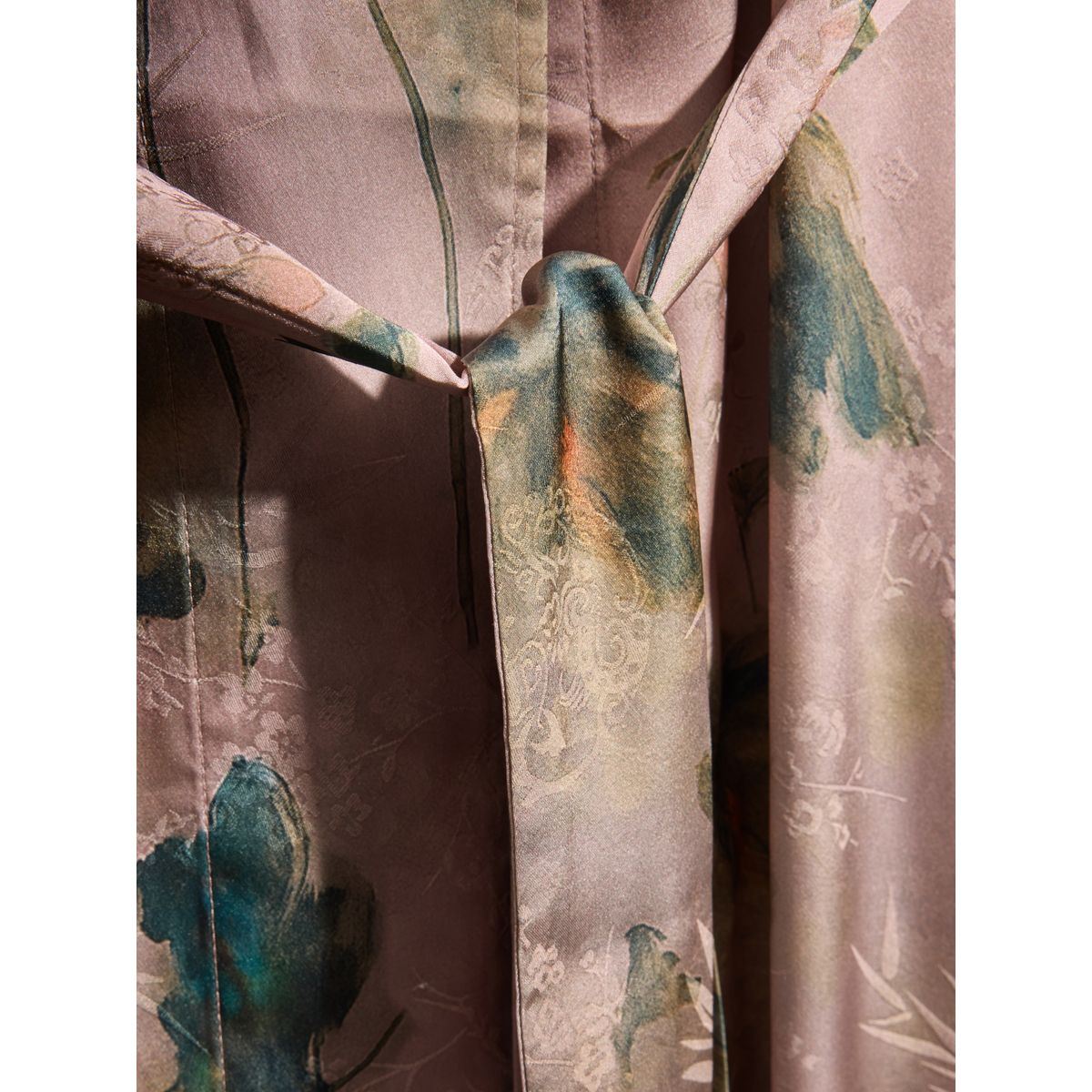 Robe de chambre en satin jacquard floral rose clair, NEXT