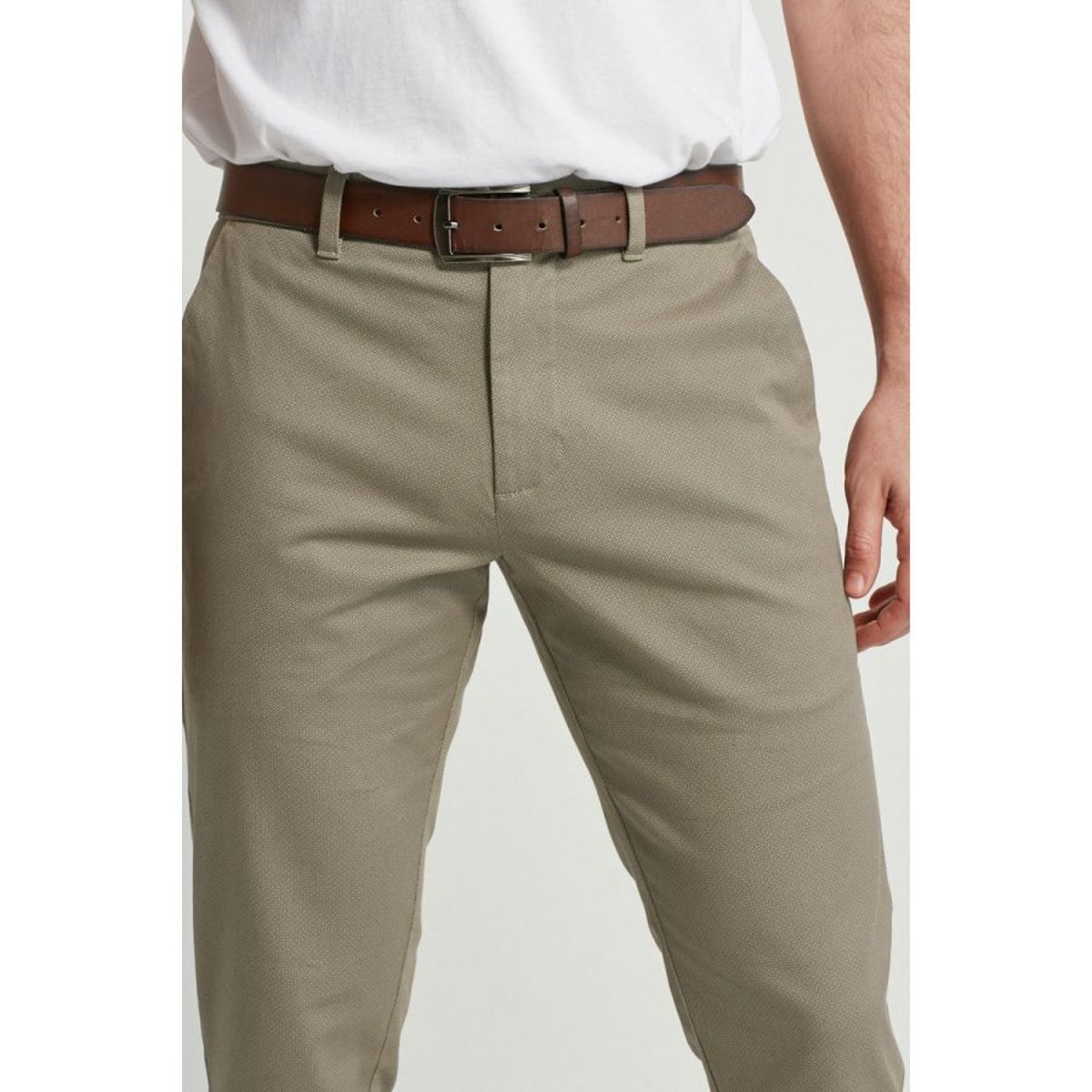 Pantalon Chino Coupe Droite Avec Ceinture naturel, NEXT