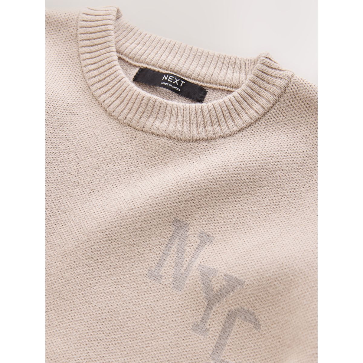 Pull ras du cou en maille new york neutre, NEXT