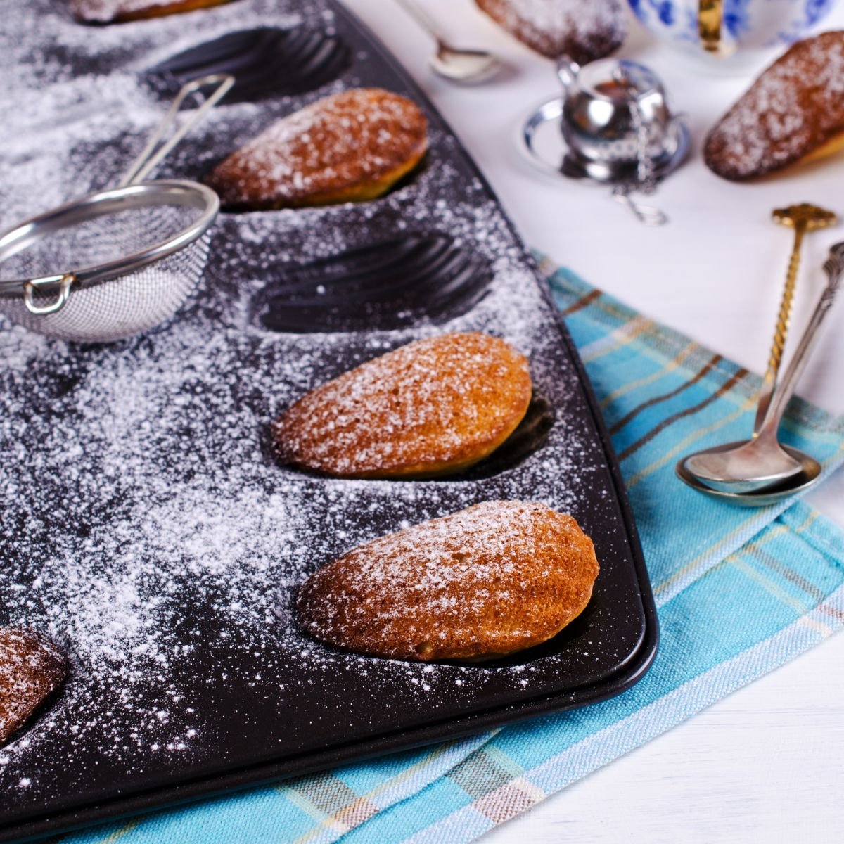 Lot de 2 moules à madeleines 12 empreintes noir, ZENKER