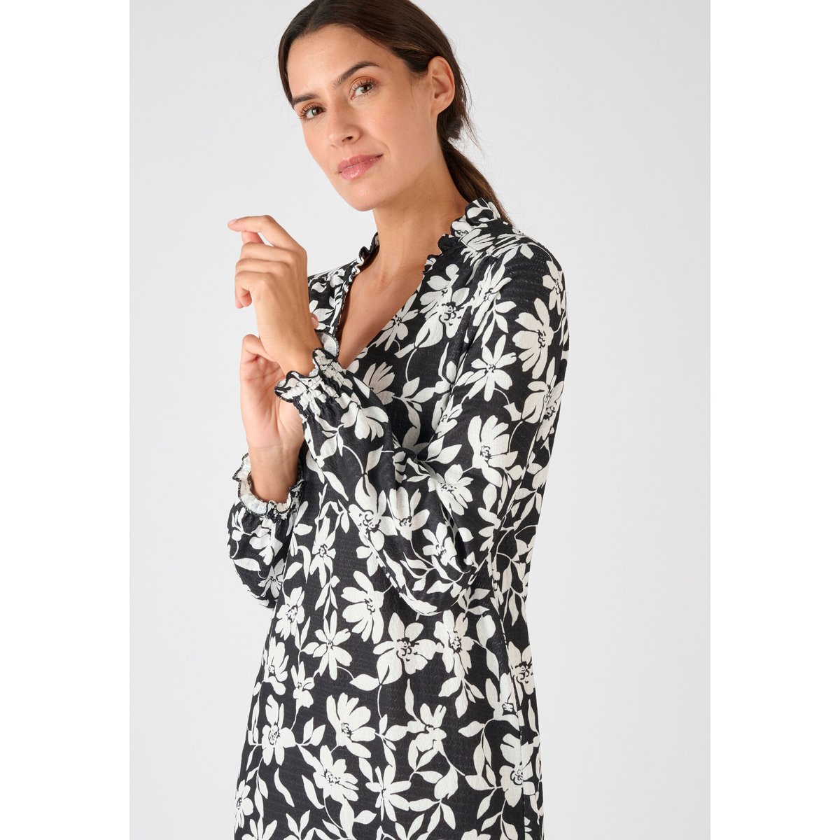 Robe-housse crépon noir fleuri, DAMART