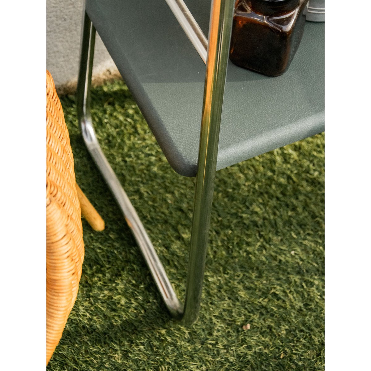 Table d'appoint industrielle en chrome Hanna N°778 - Bon état métal, DEBONGOUT
