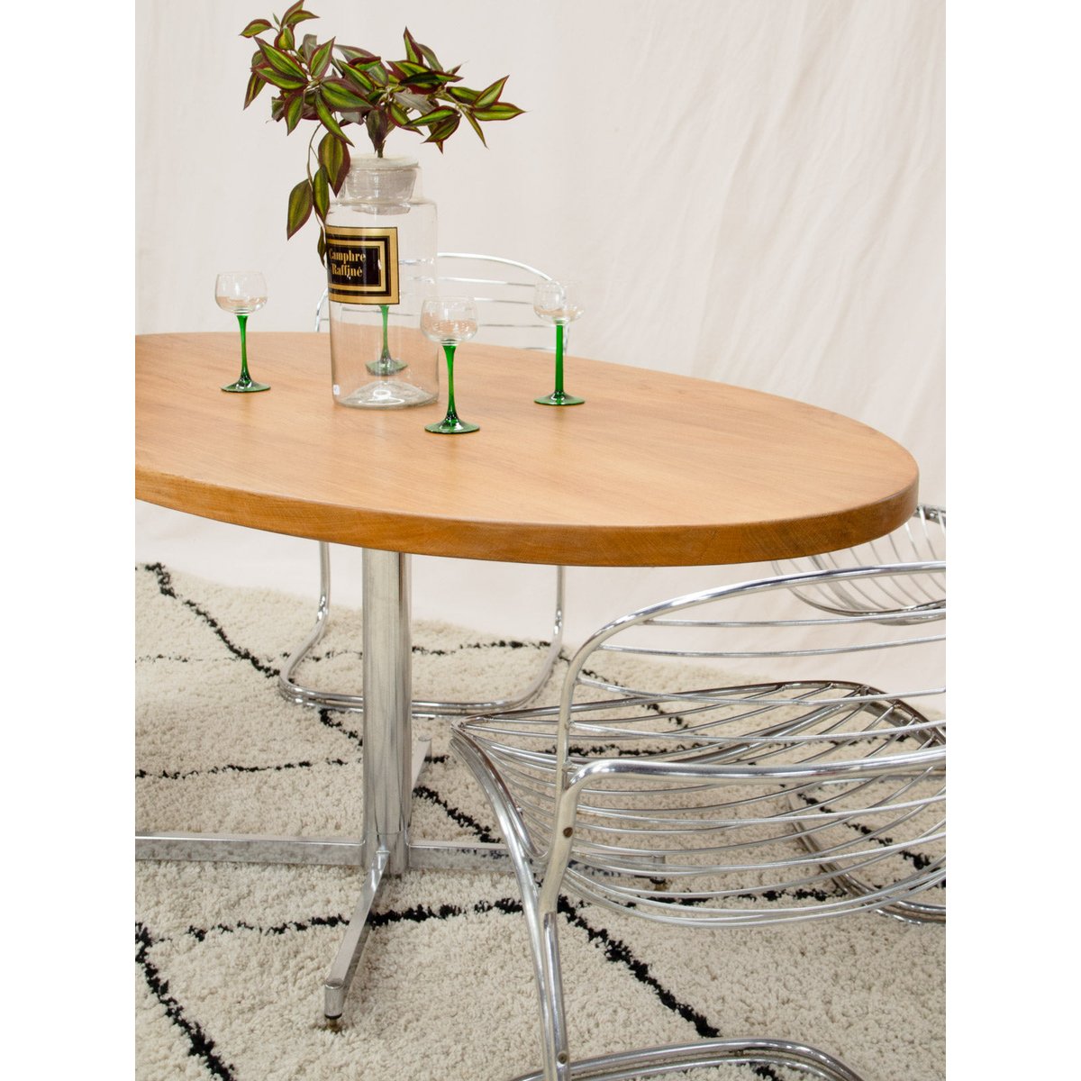 Table à manger ovale en chêne et métal chromé Karla N°1315 - Bon état bois clair, DEBONGOUT