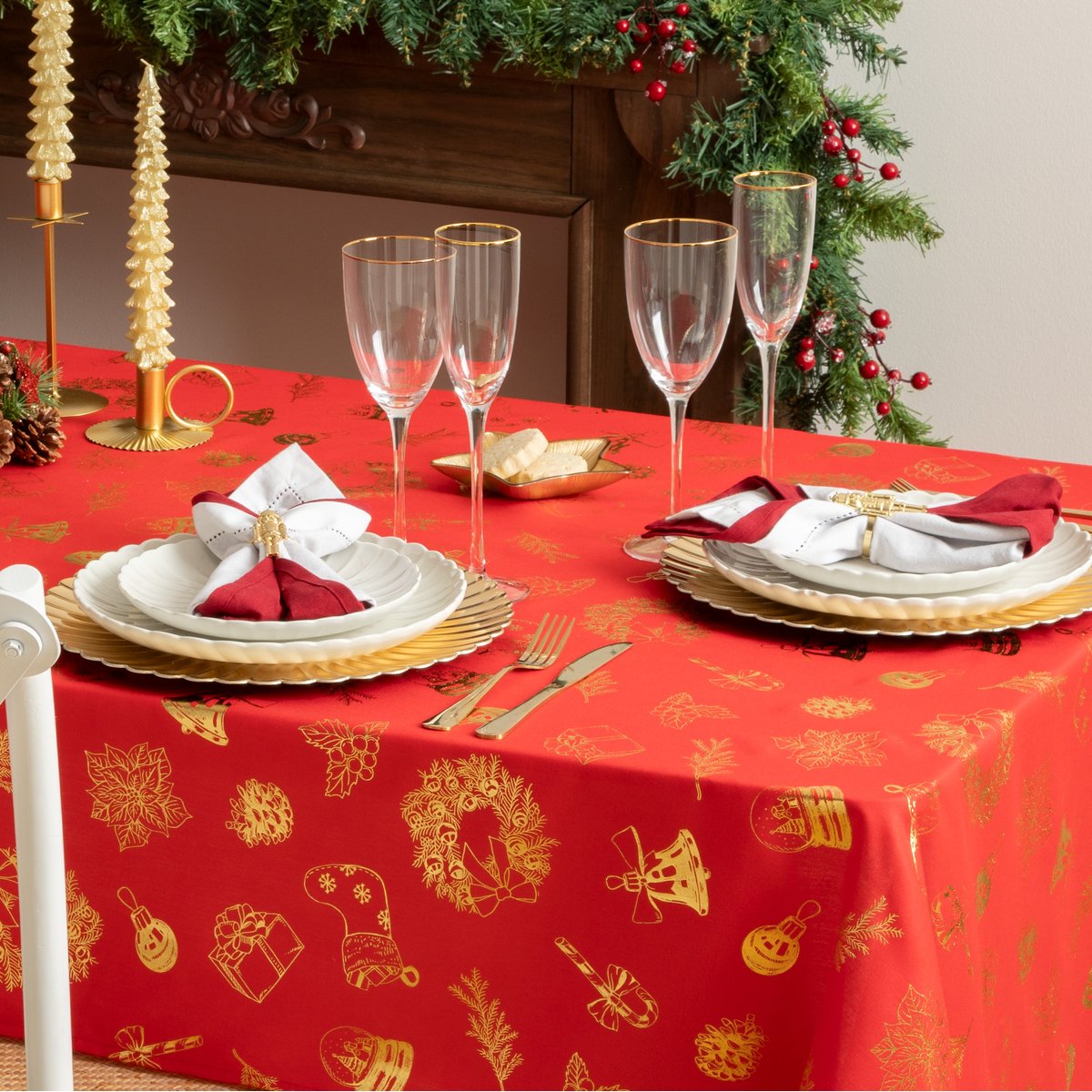 Nappe de Noël "Marché de Noël" motifs dorés 140x360cm rouge, FEERIC LIGHTS & CHRISTMAS