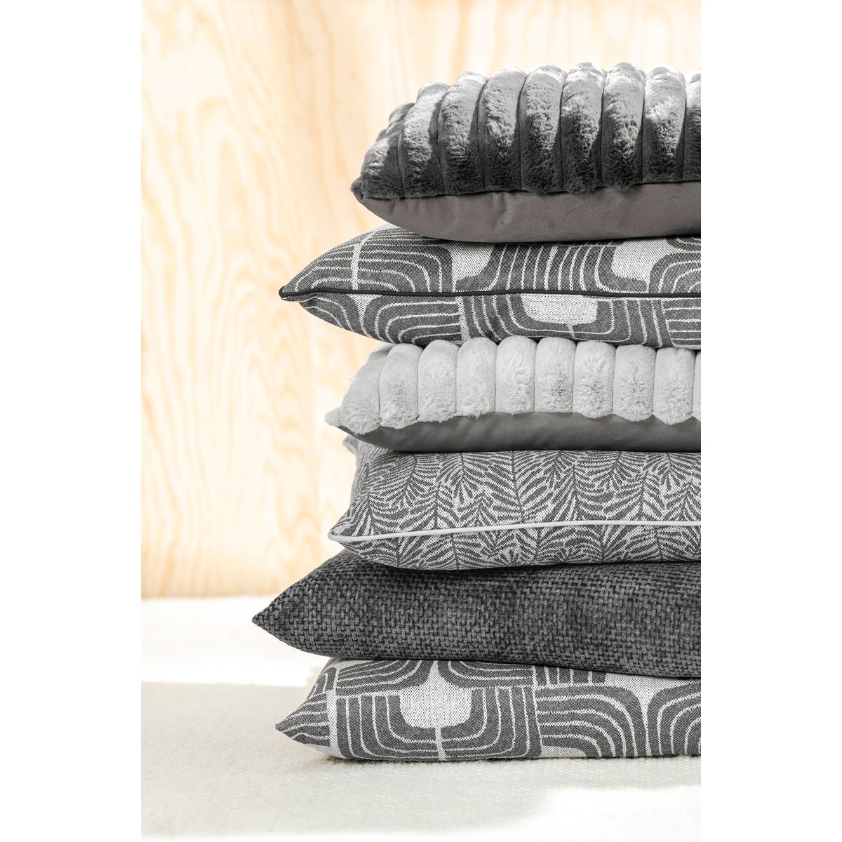 Housse de coussin jacquard BANDA anthracite et blac, MAGMA HEIMTEX