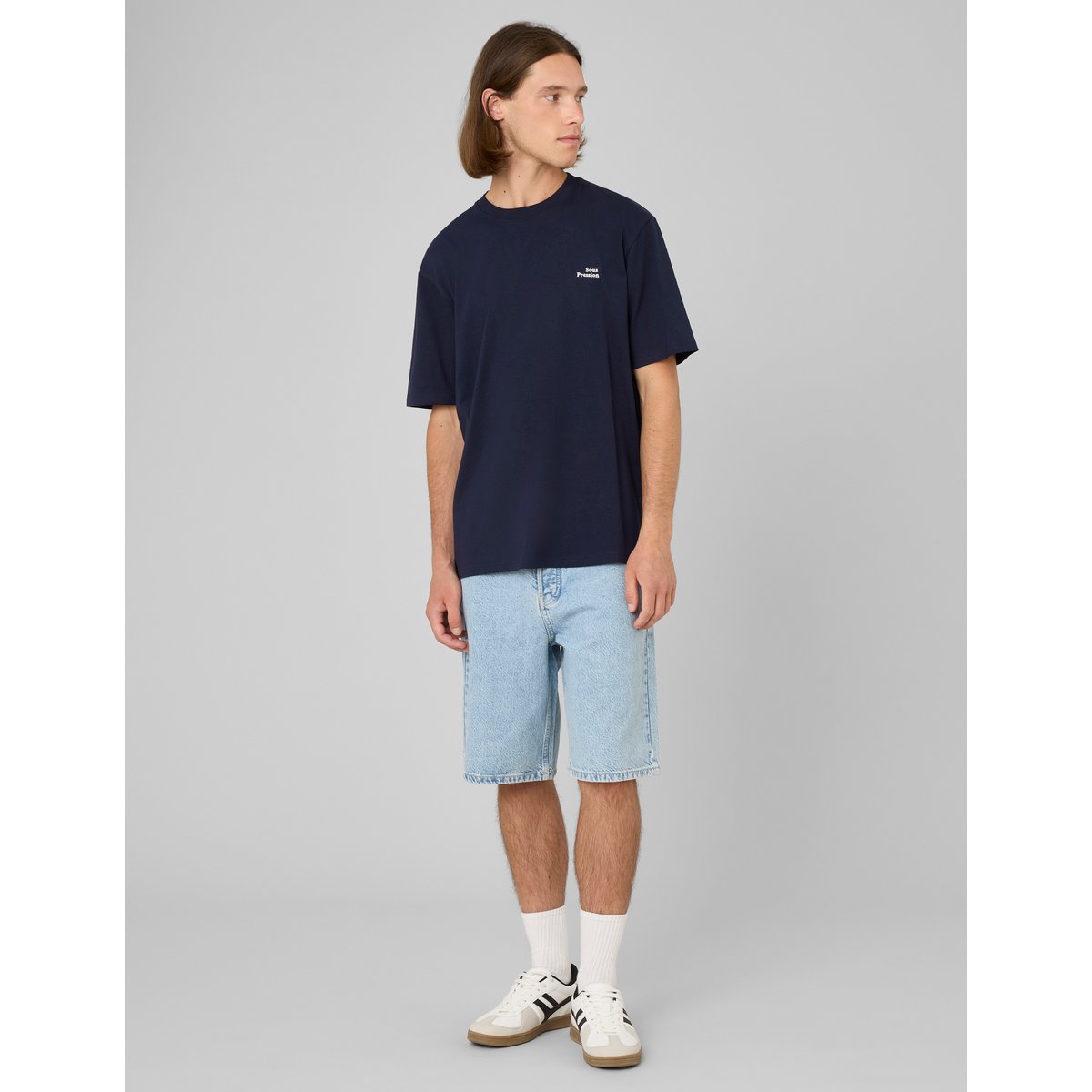 Tshirt brodé poitrine bleu foncé, BZB