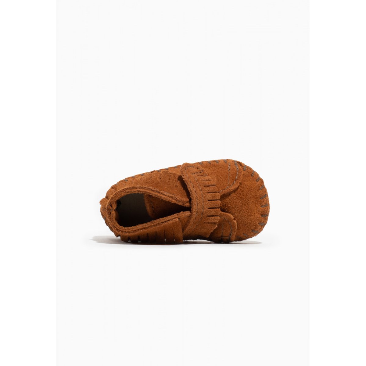 Chaussons souples en suede FRONT STRAP marron, MINNETONKA