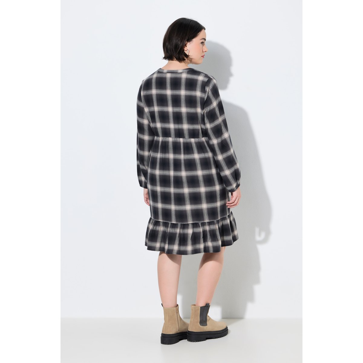 Robe en flanelle à carreaux noir, ULLA POPKEN