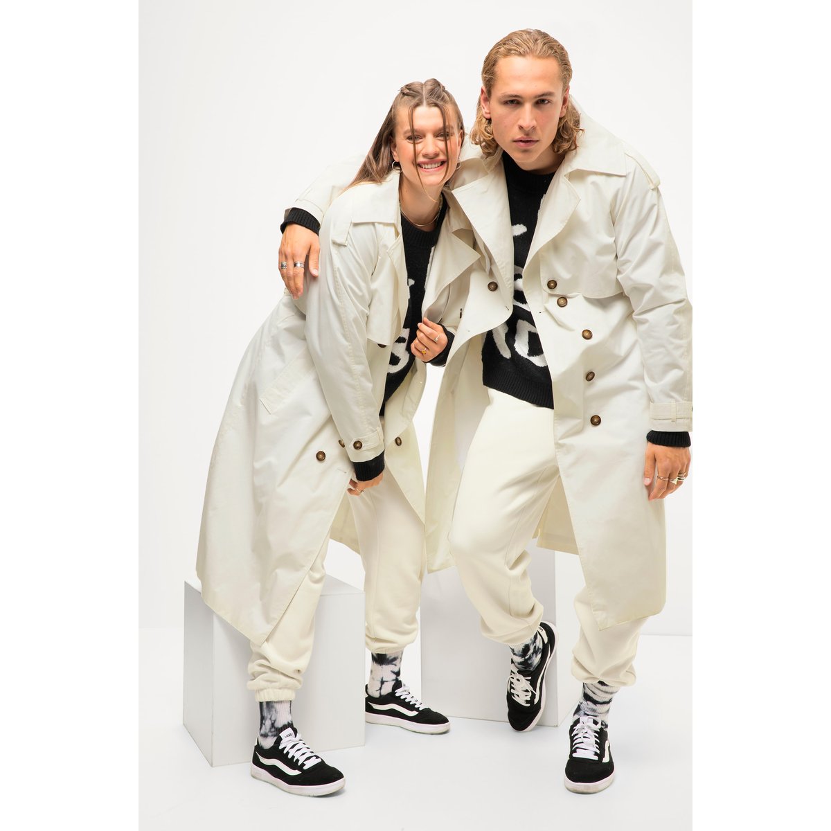 Trench-coat oversized avec col à revers et blanc pierre, STUDIO UNTOLD