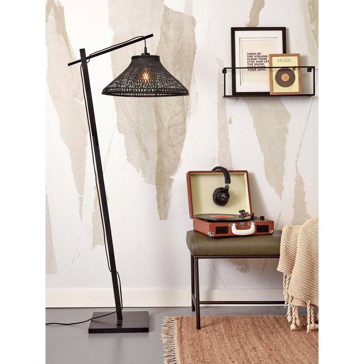Lampadaire Bambou TAHITI noir, GOOD & MOJO