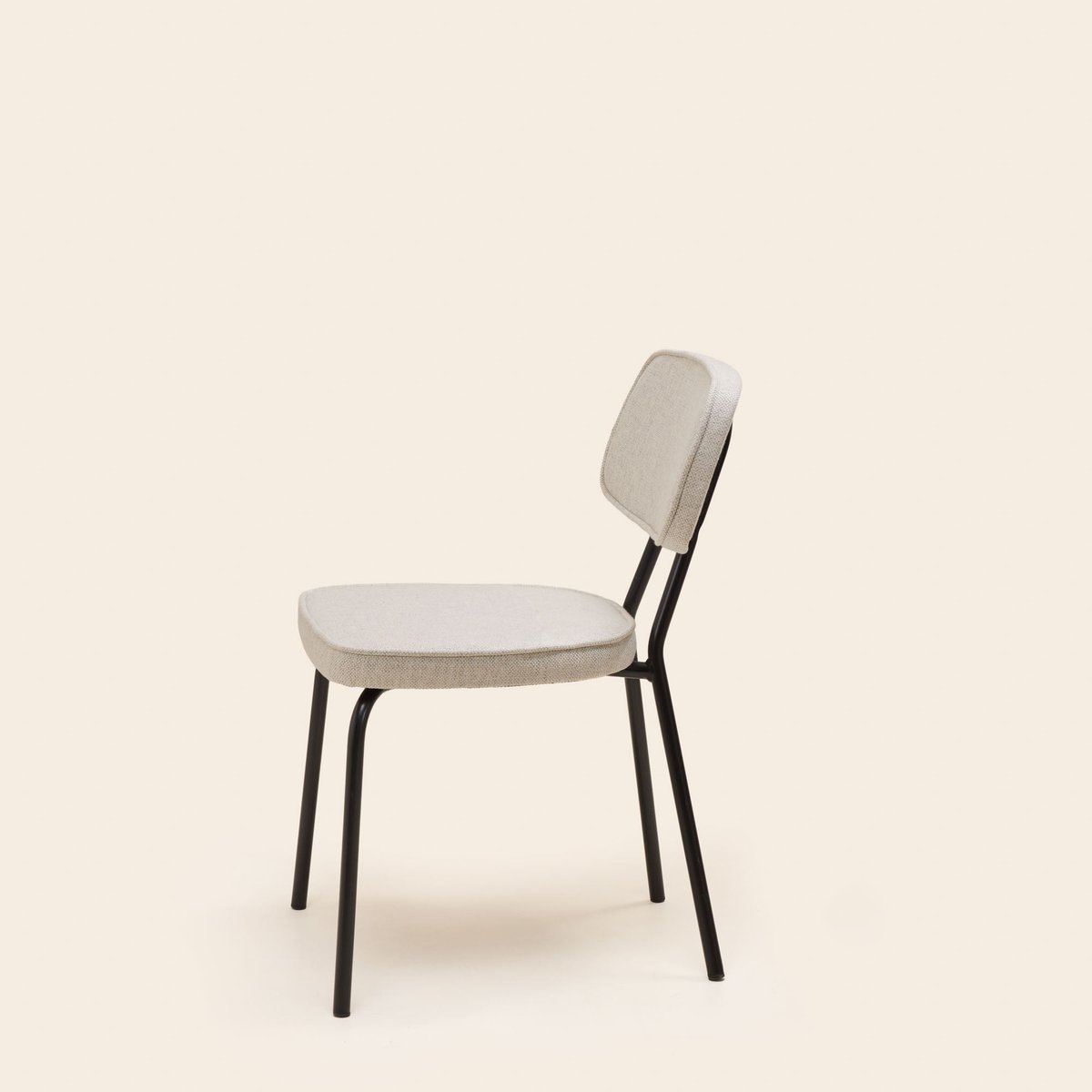 Chaise en Velours uni Dalila et passepoil noir YSABEAU cosmic écru grisé chiné, MADURA