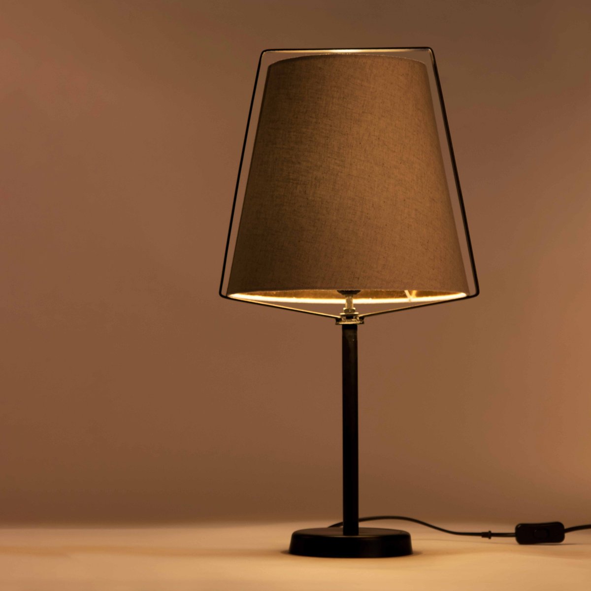 Lampe à poser en métal et lin, KONTUR beige, OVIALA