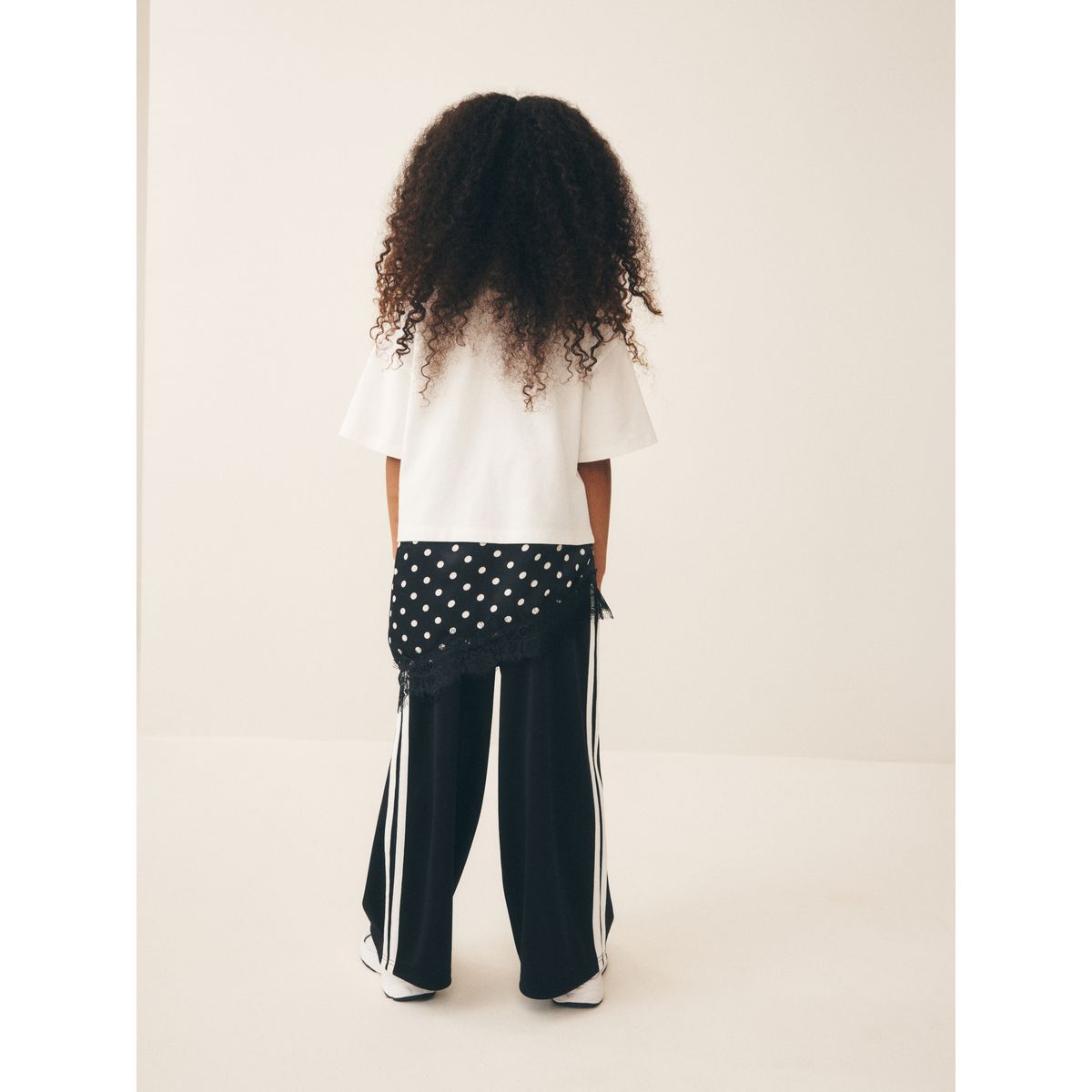 T-shirt asymétrique en dentelle tache blanche, NEXT