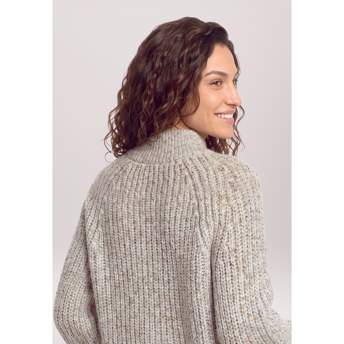 Pull-over en maille à col cheminée blanc/marron, CARTOON
