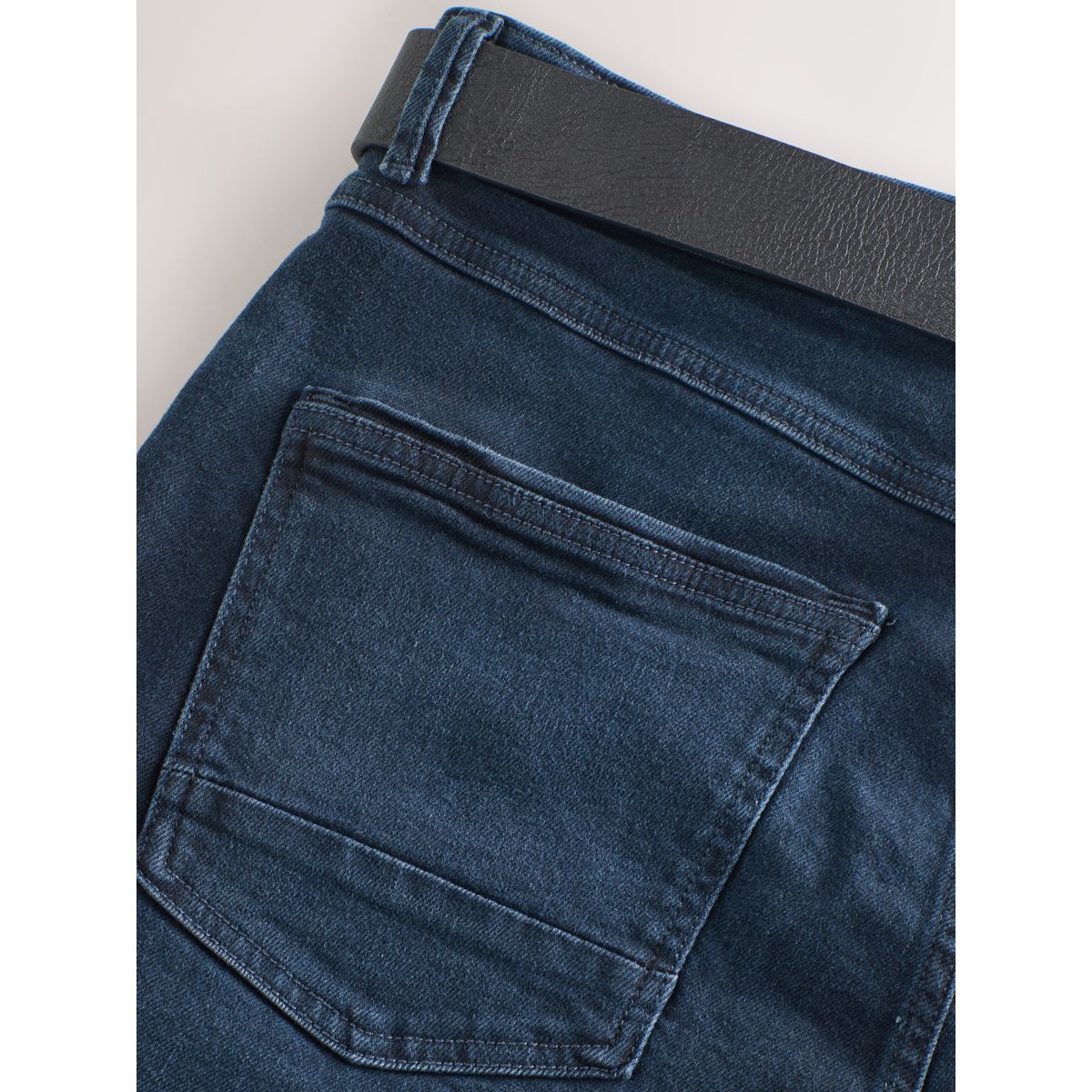 Jean avec ceinture bleu foncé, NEXT