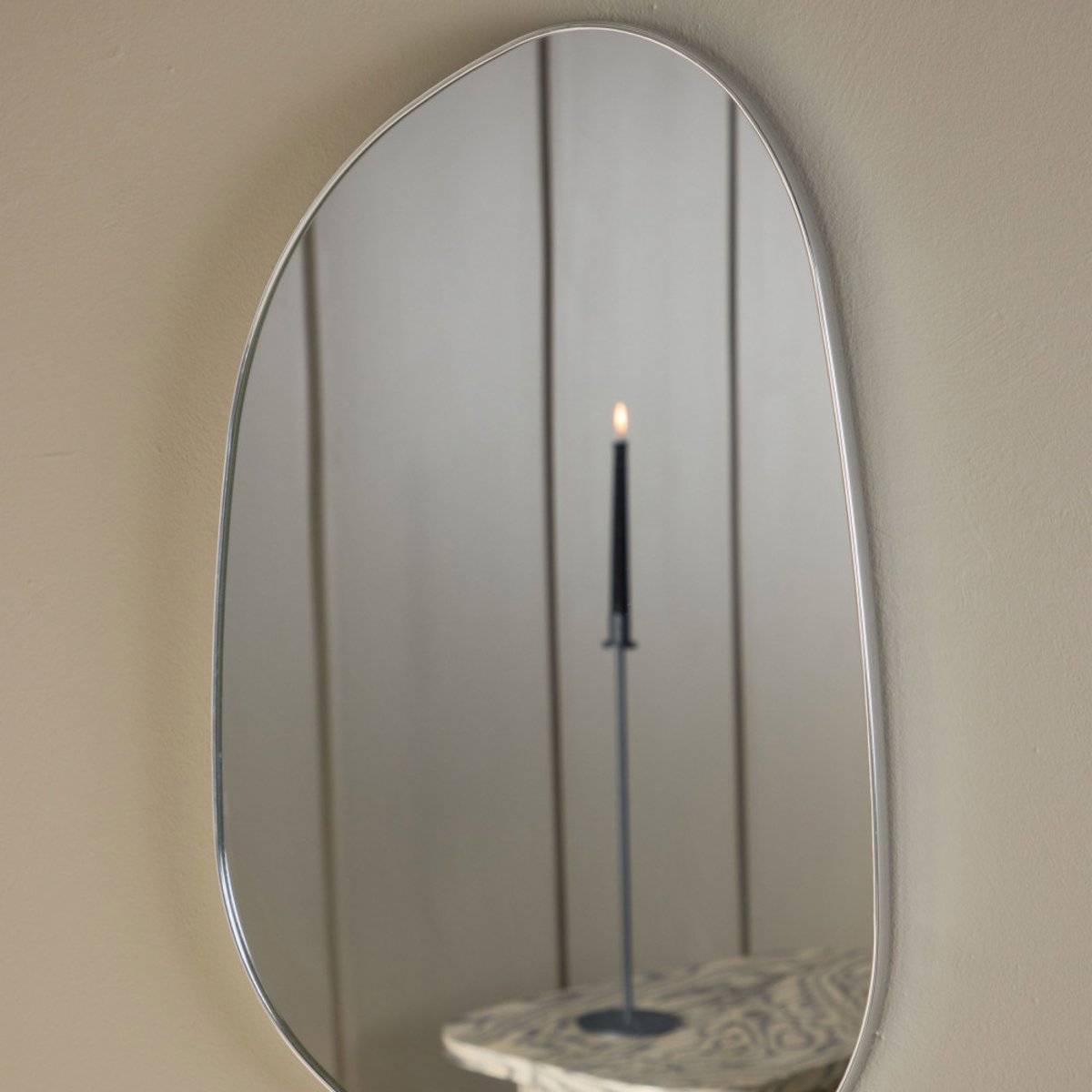 Miroir organique en aluminium 65x40cm- ASKERSUND chrome, VENTURE HOME