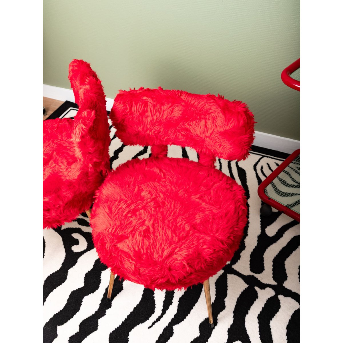 Paire de deux chauffeuses vintage rouge Olivia N°96 - Bon état rouge, DEBONGOUT