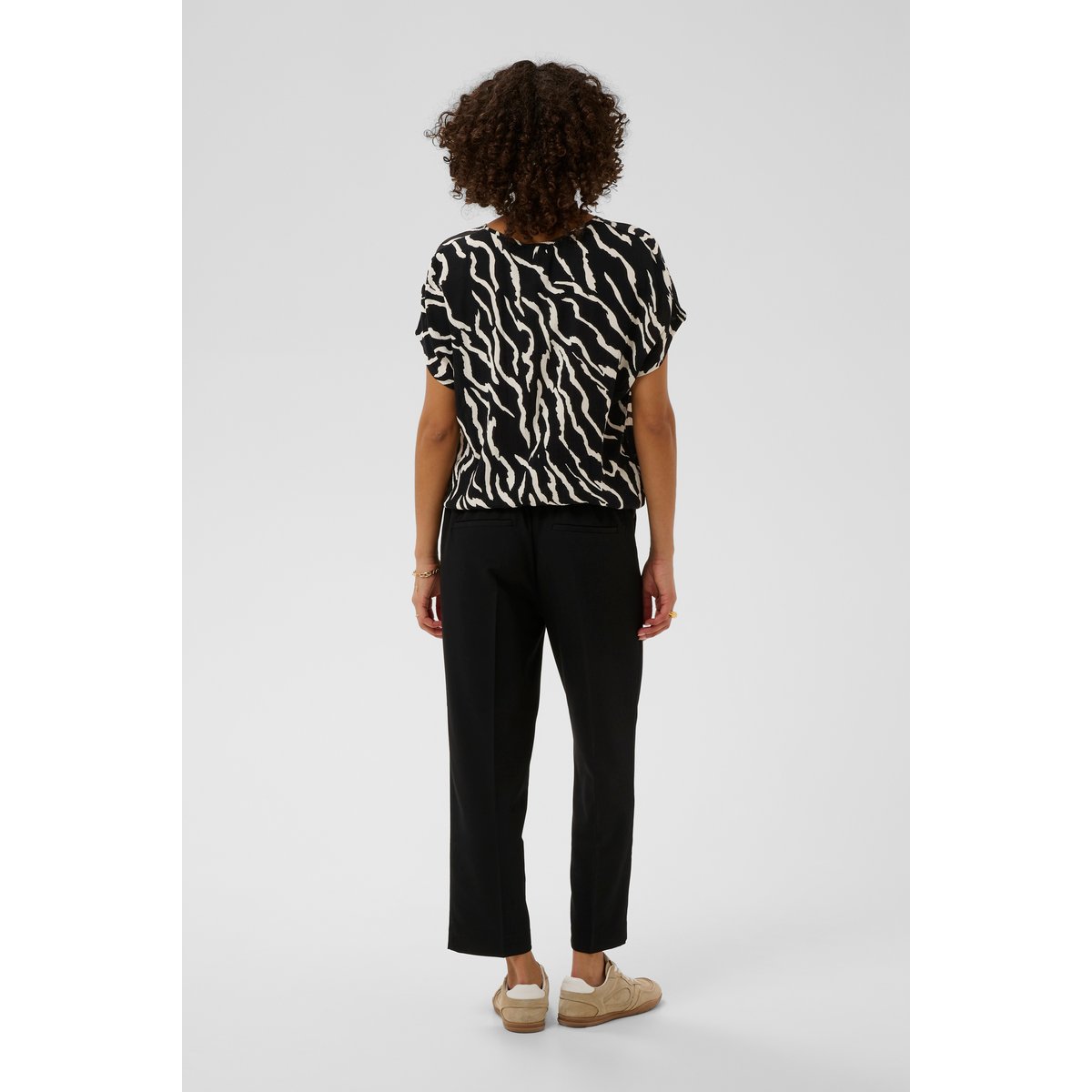 Blouse sans manches noir/blanc zebra animalier, KAFFE