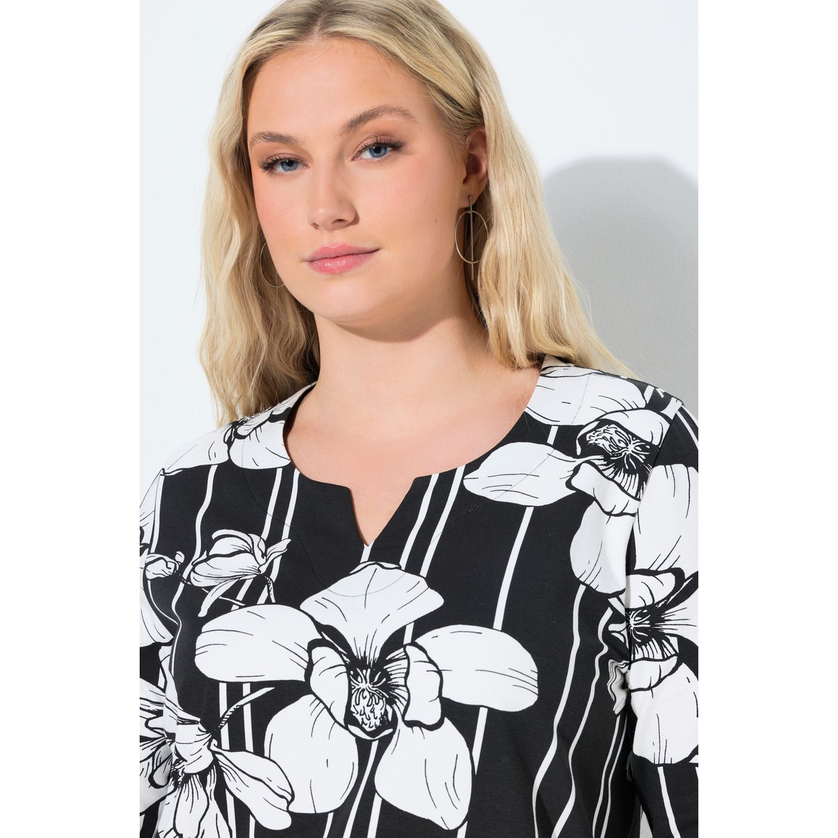 Blouse motif fleurs/rayures noir, ULLA POPKEN