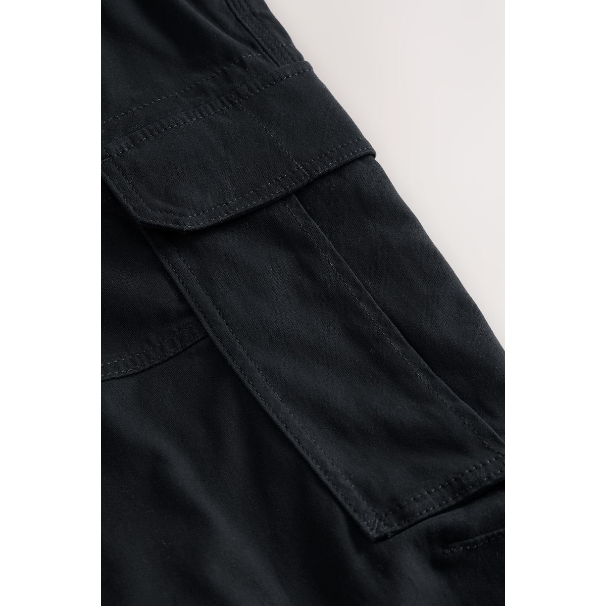 Pantalon cargo stretch en coton noir, NEXT