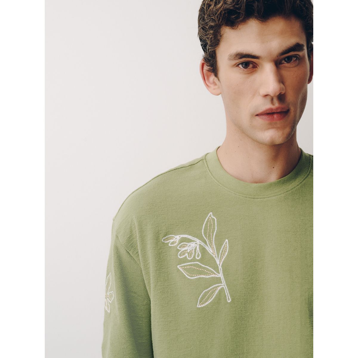T-shirt texturé et brodé vert, NEXT