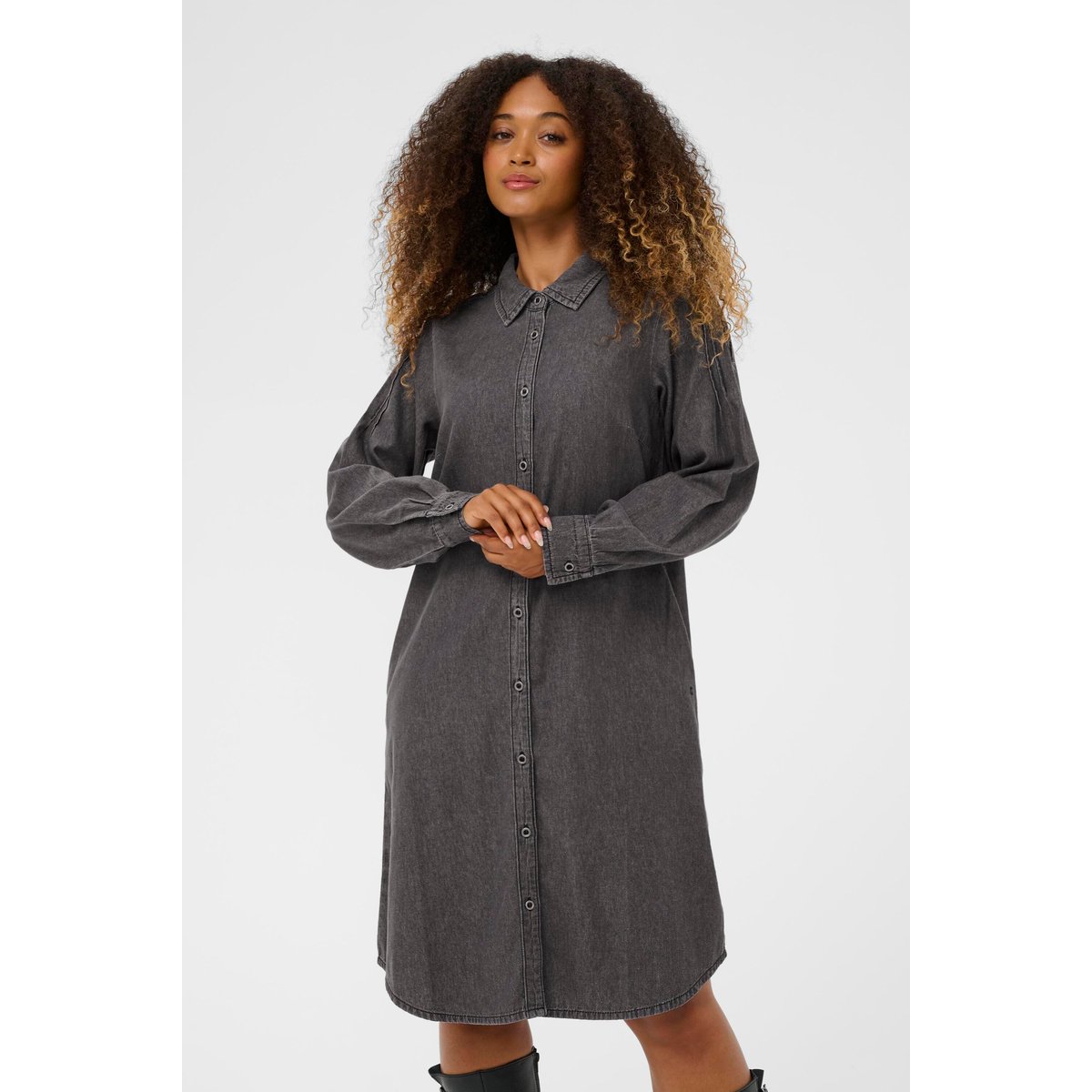 Robe noir lavé, CREAM