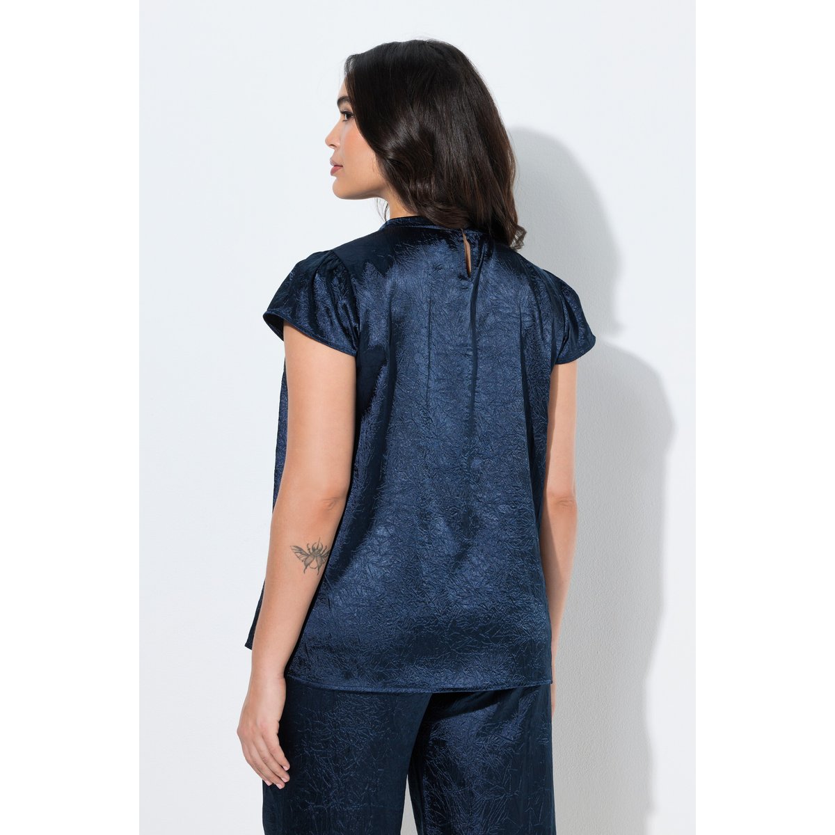 Blouse avec broche marine, ULLA POPKEN