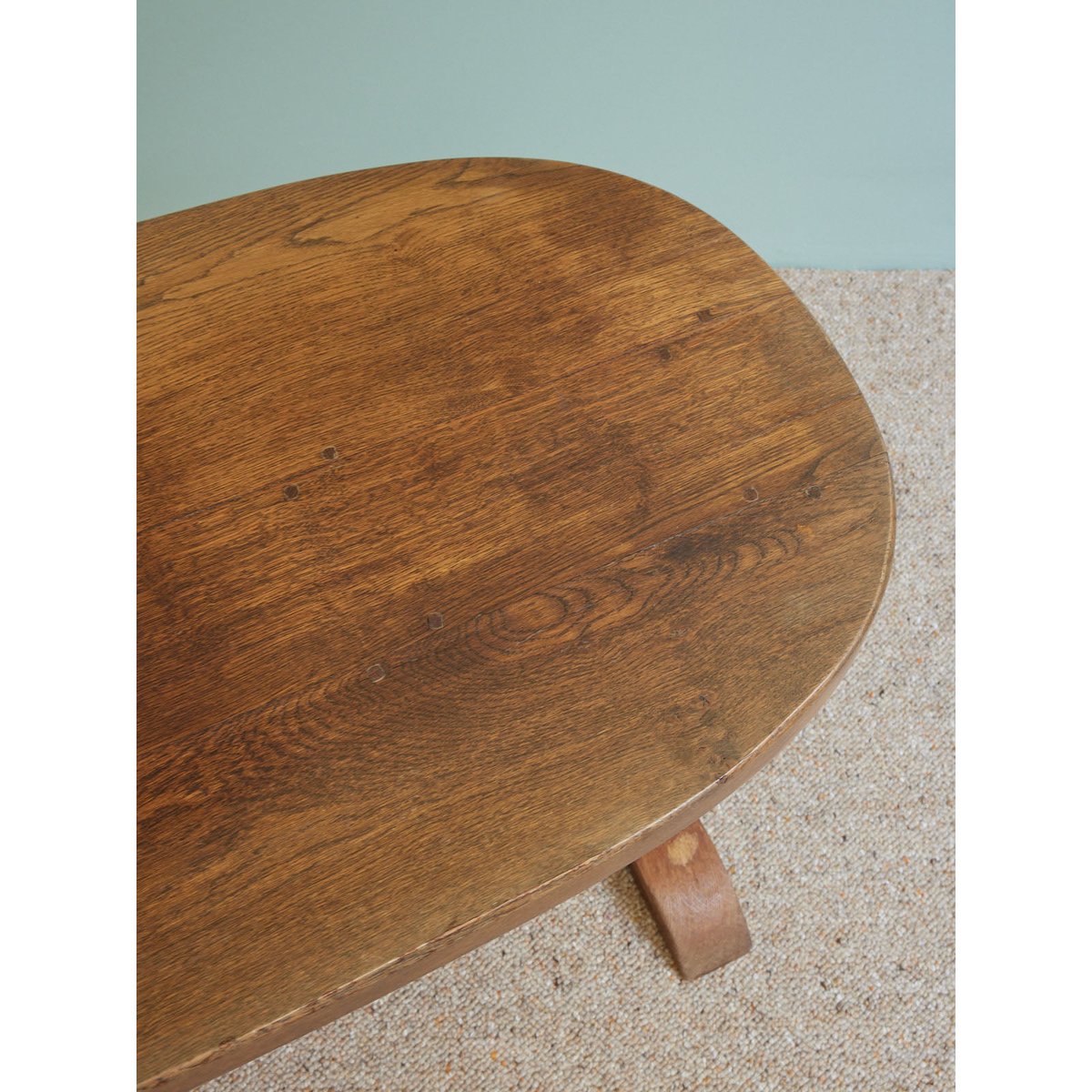 Table basse ovale en bois brut Donna N°1596 - Bon état bois foncé, DEBONGOUT