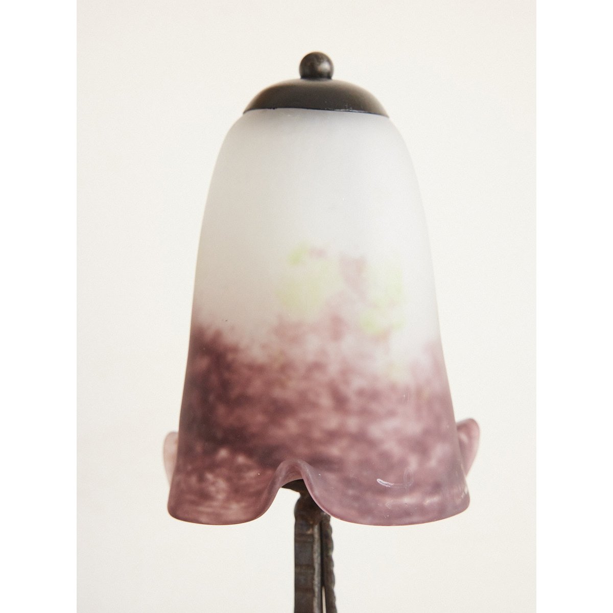 Lampe à poser Art nouveau Colette N°449 - Bon état violet, DEBONGOUT