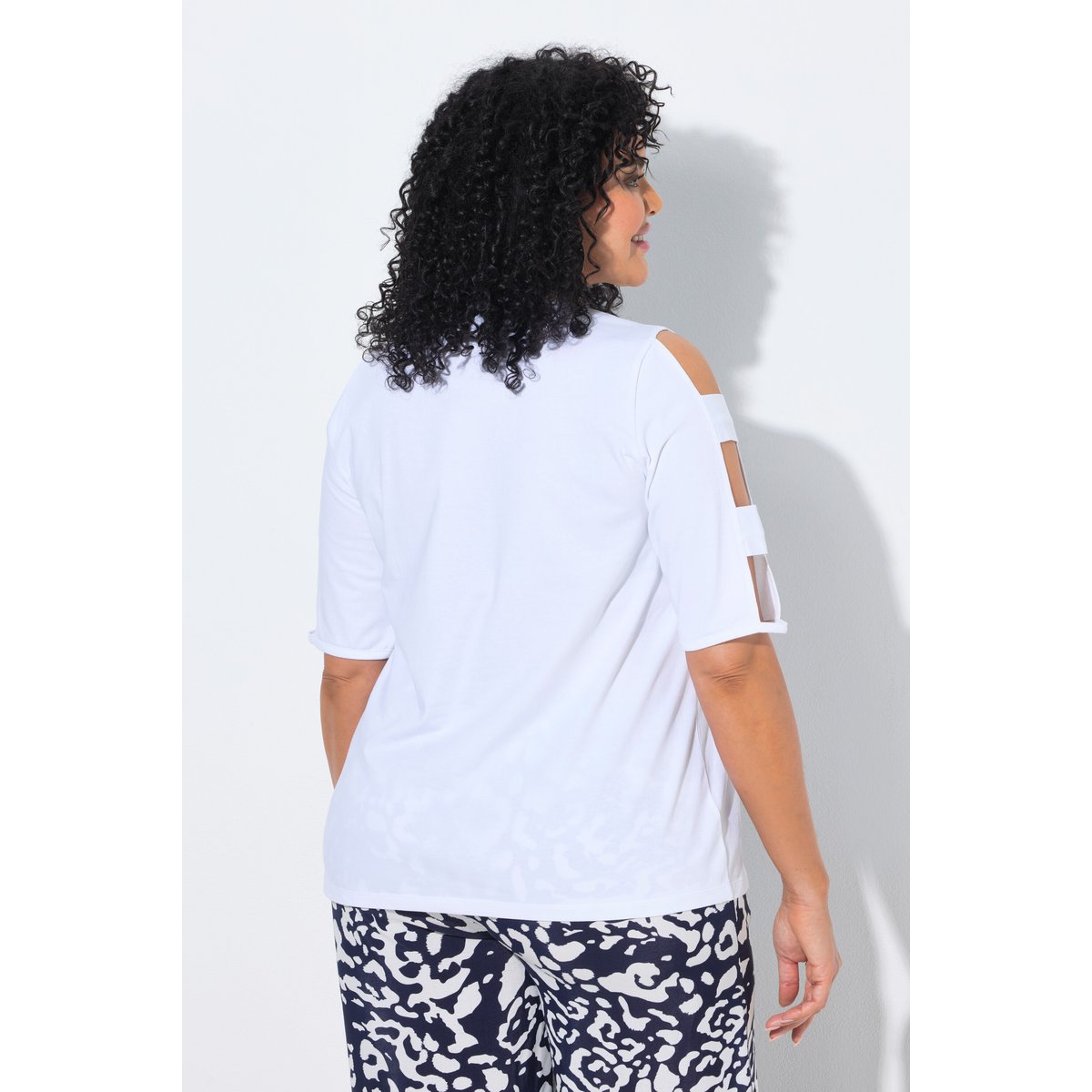 T-shirt décolleté en V et manches courtes blanc cassé, ULLA POPKEN