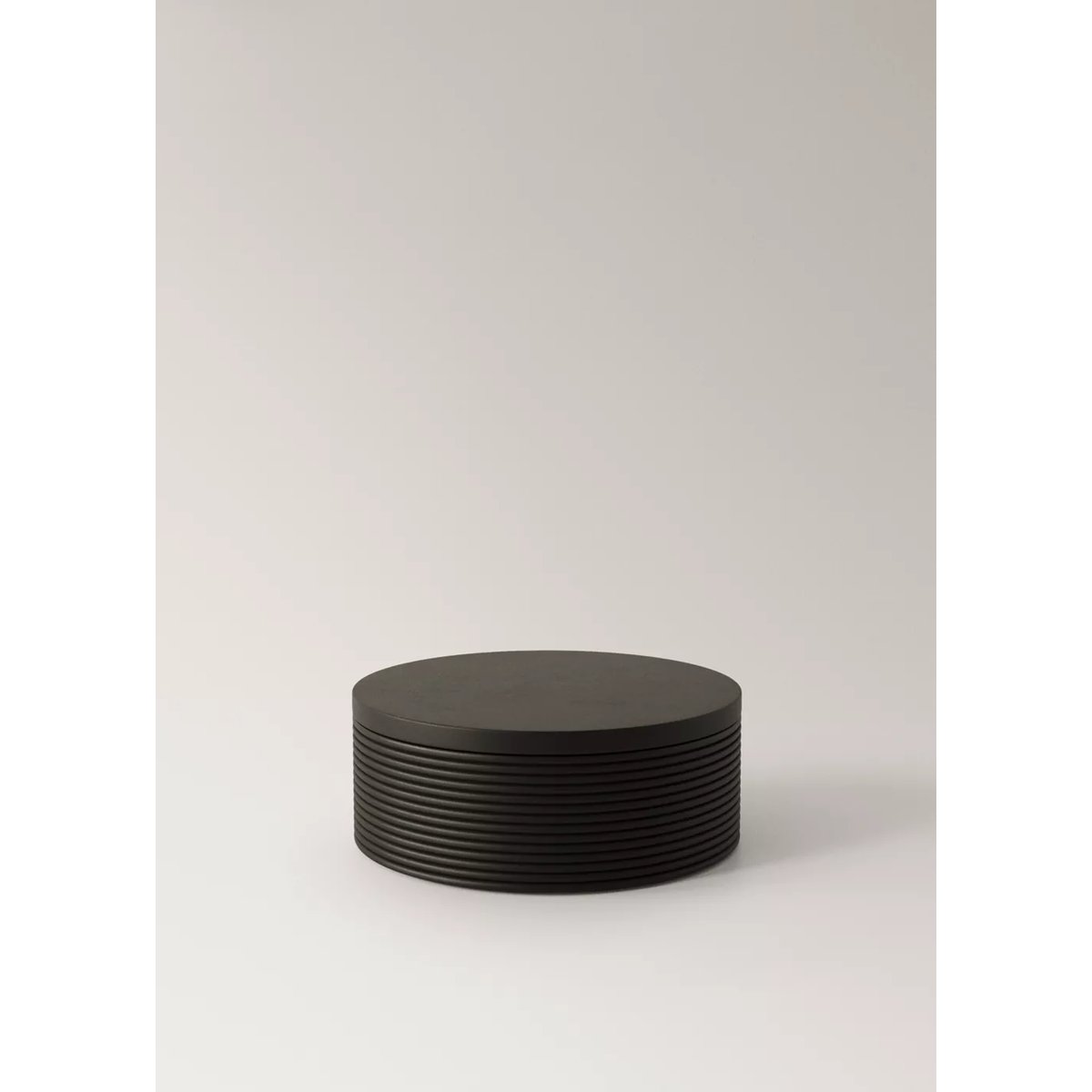 Boîte ronde de taille moyenne en bois noir, MANGO HOME