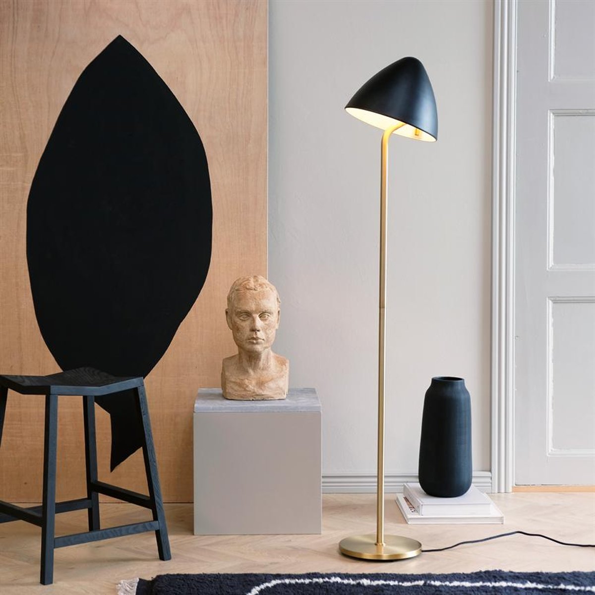 Lampadaire en Métal, noir et laiton OULU noir, laiton, DYBERG LARSEN