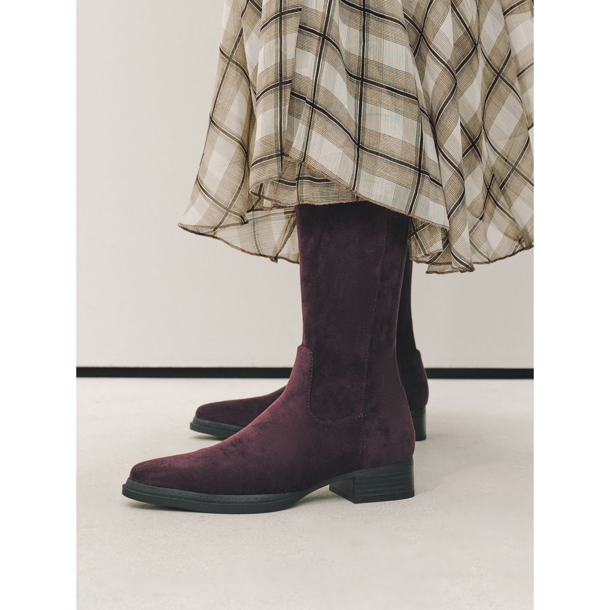 Bottes souples hauteur genou à bout ciselé marron chocolat, NEXT