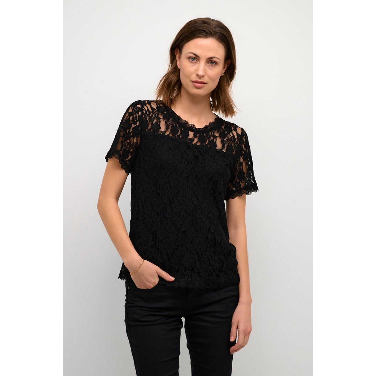 Short sleeved blouse noir pitch black, CREAM