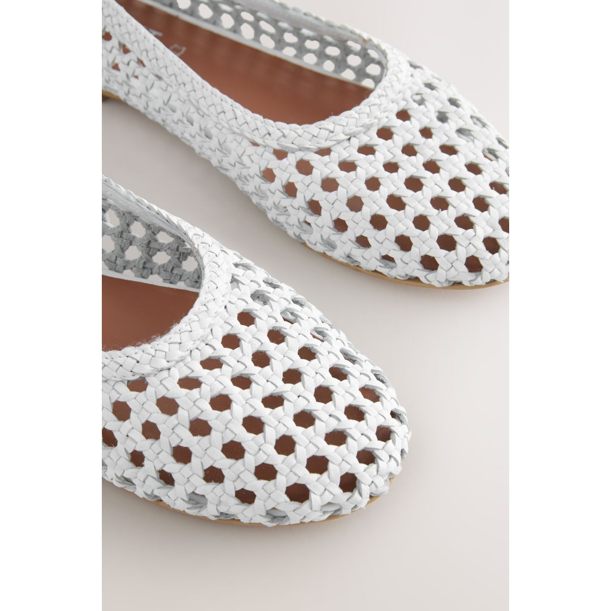Ballerines en cuir tissé blanc, NEXT