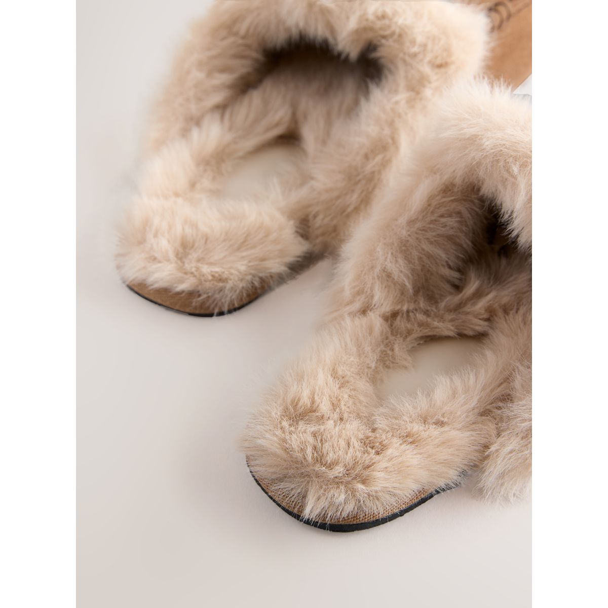 Chaussons style mocassins en daim marron moka, NEXT