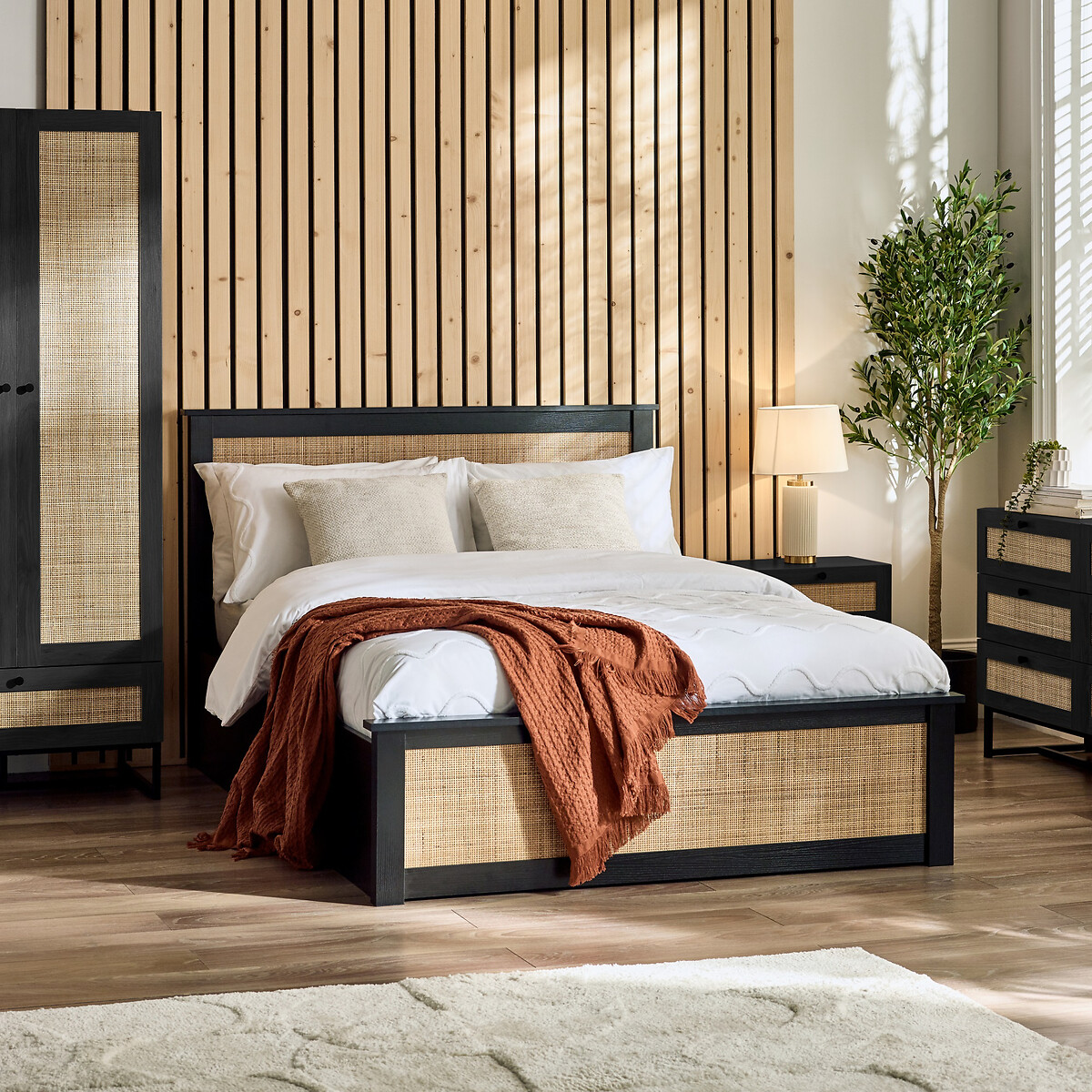 Indiya Rattan Ottoman Bed black, SO'HOME