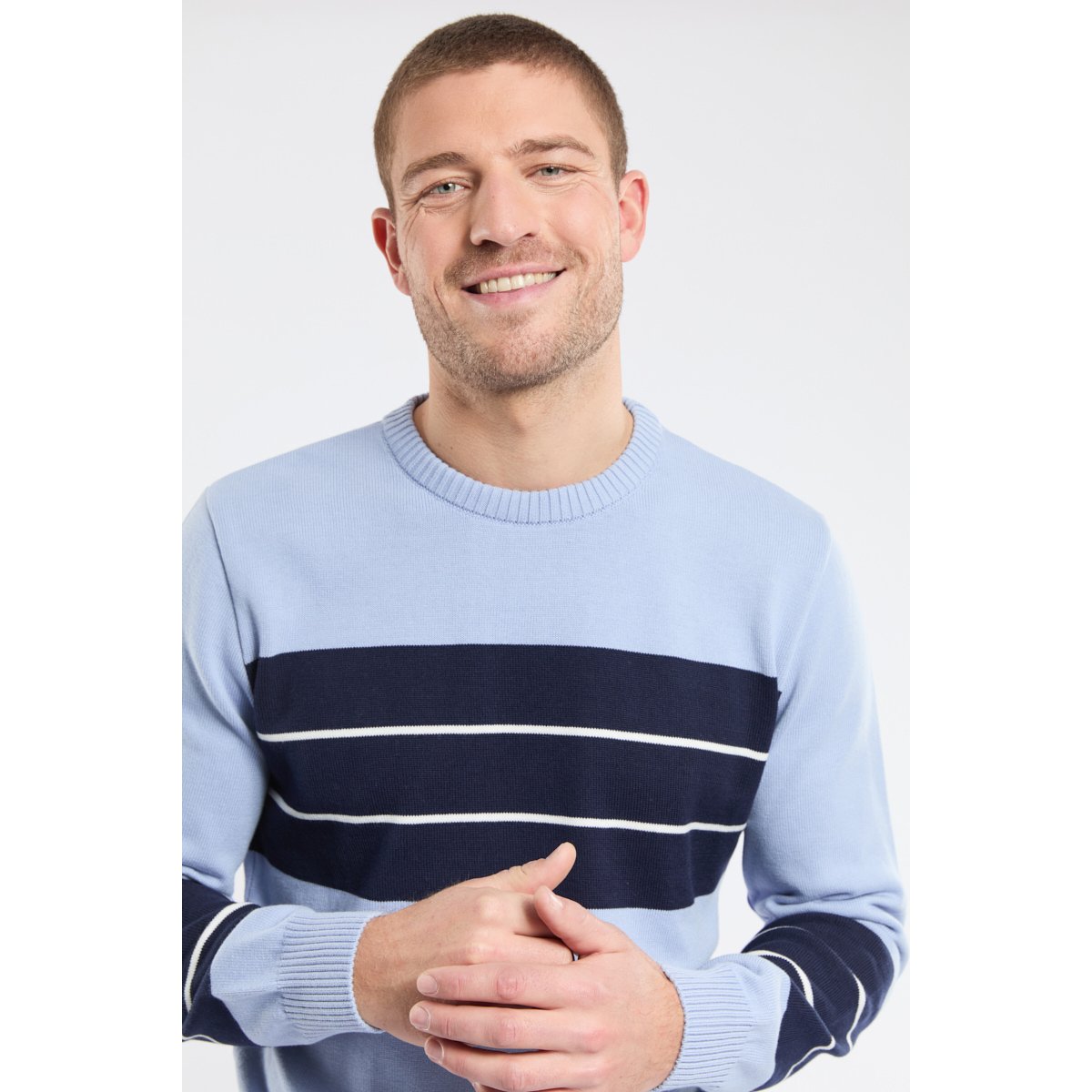Pull bicolore en coton eventide/marine deep/blanc, GUY DE BERAC