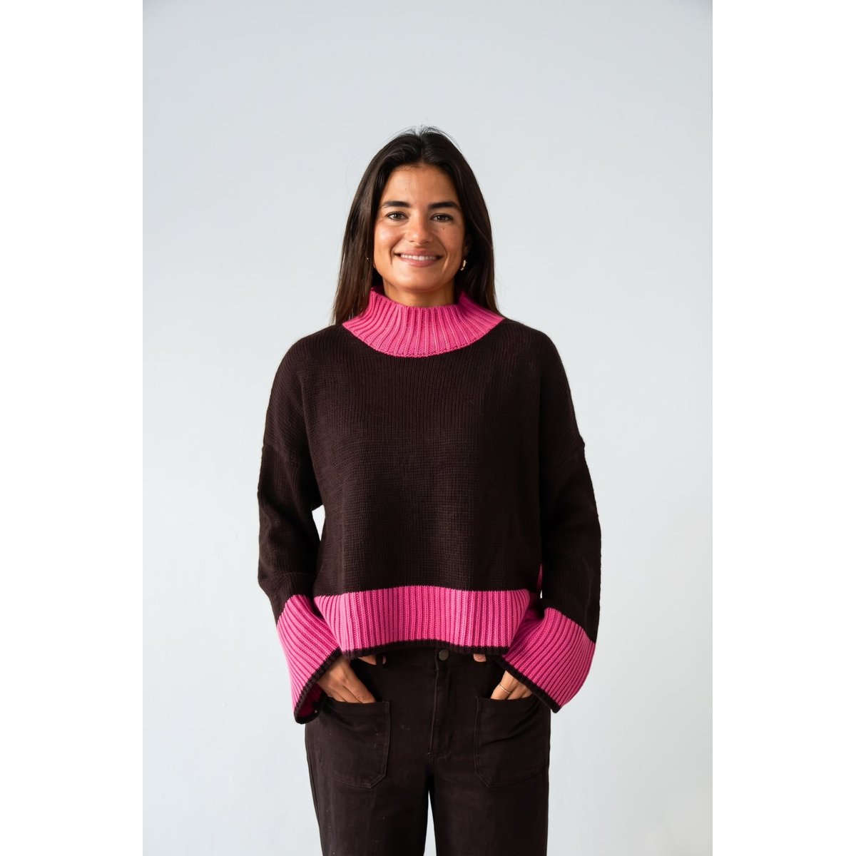 Pull col montant bords contrastés BRUNA marron / rose, MINDTRAVELER